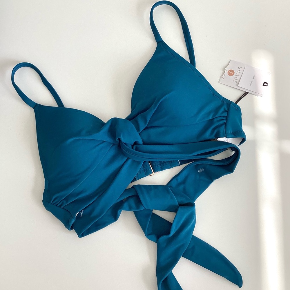 \Shade & Shore\ NWT Blue Twist Bikini Top